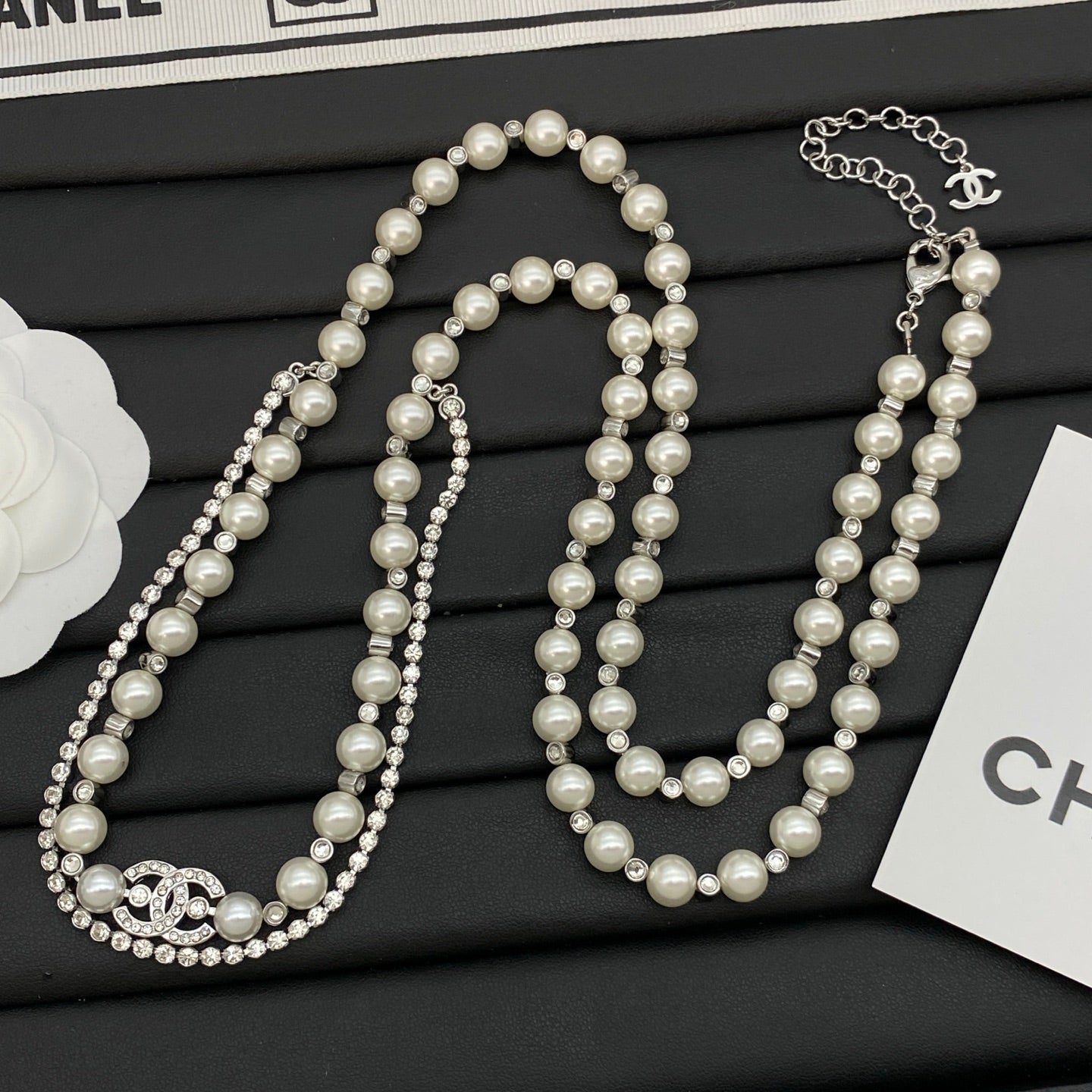 Pearl C Girl Sweater Chain