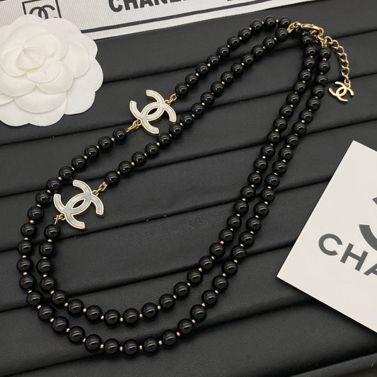 Black Deco Girl Sweater Chain