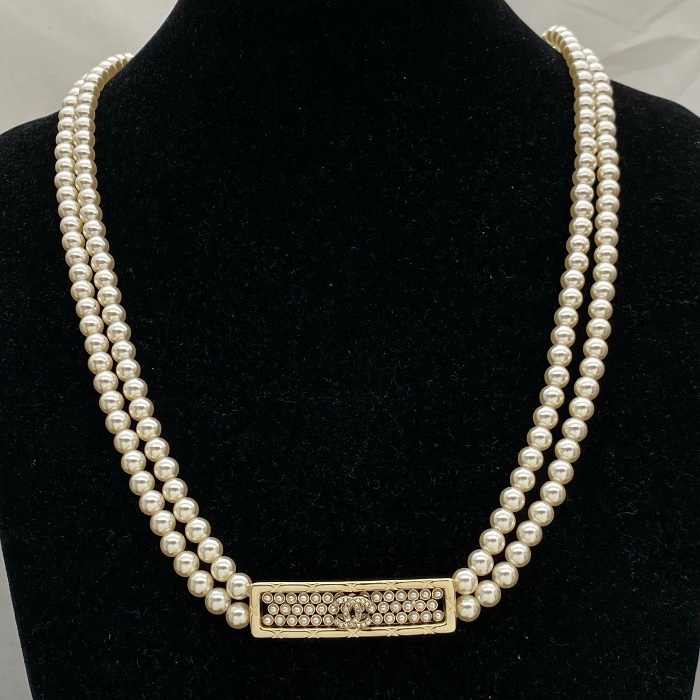 Fancy CC Girl Sweater Chain