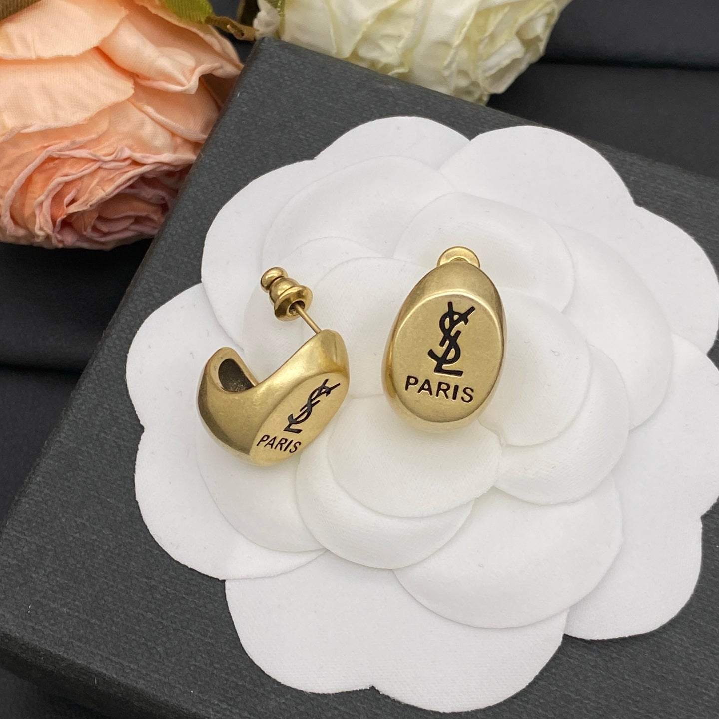 Vintage Yes Girl Design Earrings