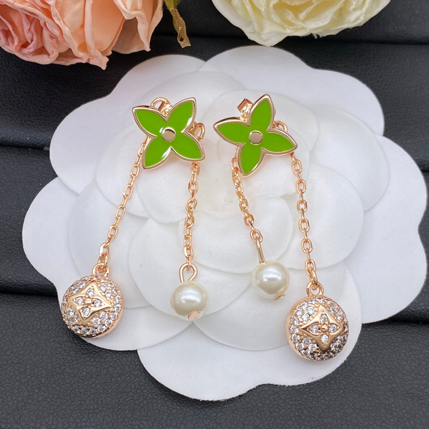 Catch your eye Love Earrings & Bracelet & Necklace 3 Set (3 Color of Chain)