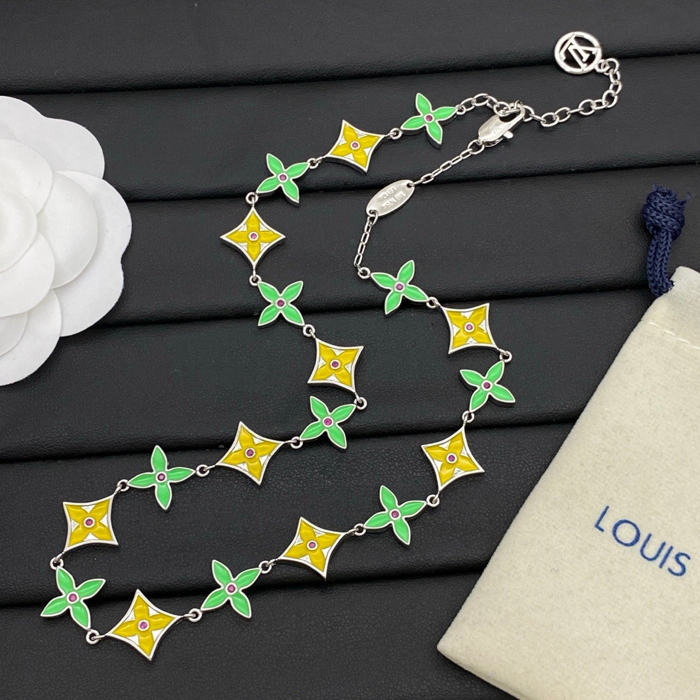 Catch your eye Love Earrings & Bracelet & Necklace 3 Set (3 Color of Chain)
