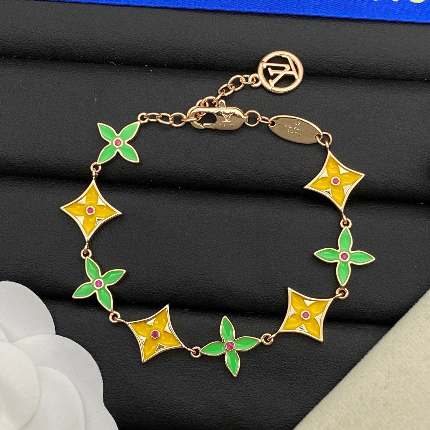 Catch your eye Love Earrings & Bracelet & Necklace 3 Set (3 Color of Chain)