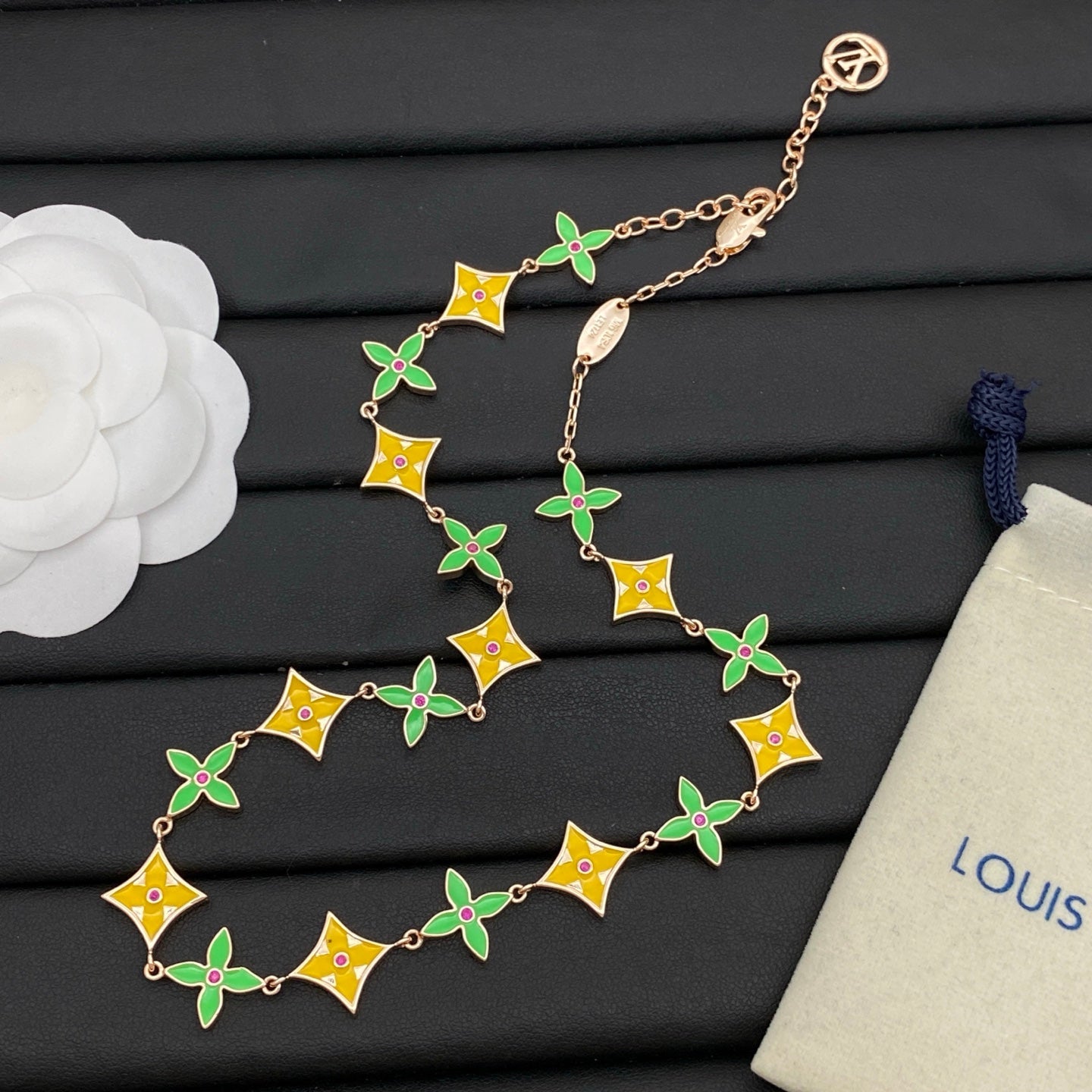 Catch your eye Love Earrings & Bracelet & Necklace 3 Set (3 Color of Chain)