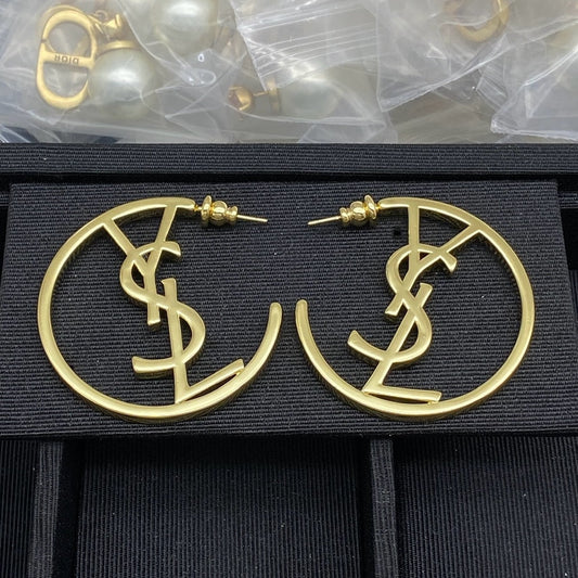 Hollow Out Yes Hoop Earrings