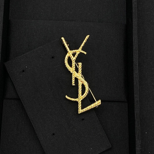 Elegant Thread Brooch