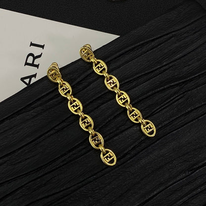Conjunto de 4 piezas con diseño de cadena trenzada elegante (Pendientes + 2 pulseras + Collar) - Dorado