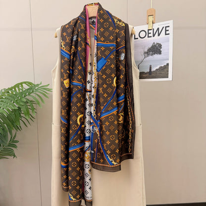 Scialle lungo in seta Love Chain (Marrone)